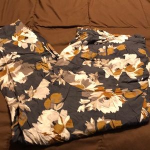 Old Navy elastic waisted dress pants